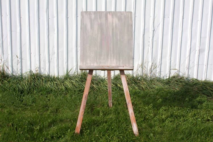 Easel with Chalk Tray for rent in Embrun