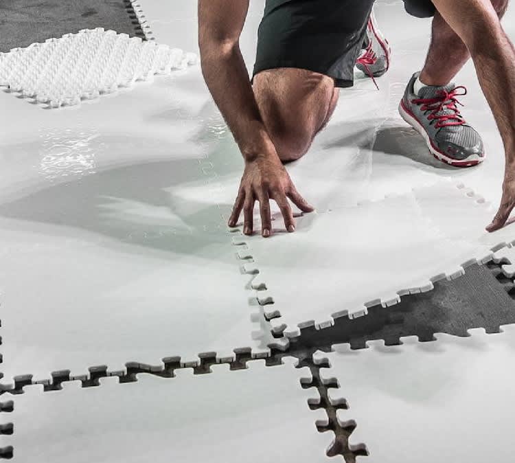 Synthetic Ice Tiles 18” x 18” – photo 3 in Kanata