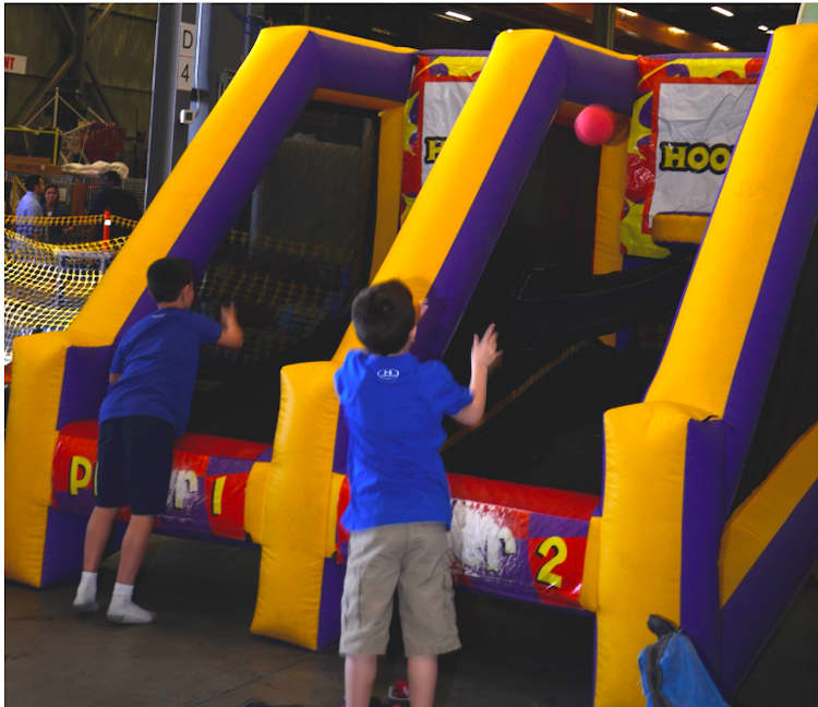 Life Size Inflatable Game - Hoop 2 – photo 2 in Kanata
