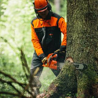 18 Inch - 40.2 Cc Gas 2-stroke Rear Handle Chainsaw for rent in Nepean