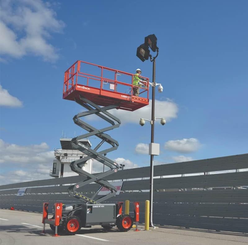 Scissor Lift L 4 X 4 Dual Fuel Skyjack Sj6832 for rent