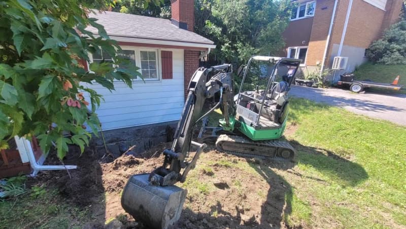 Compact Excavator Rental – Ottawa Construction Projects – photo 4 in Greely