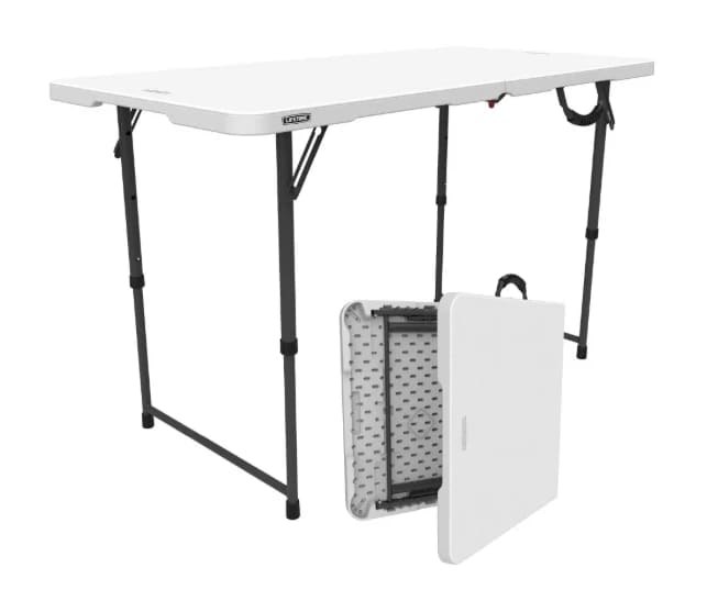 4ft Fold in Half Table for rent in Orléans