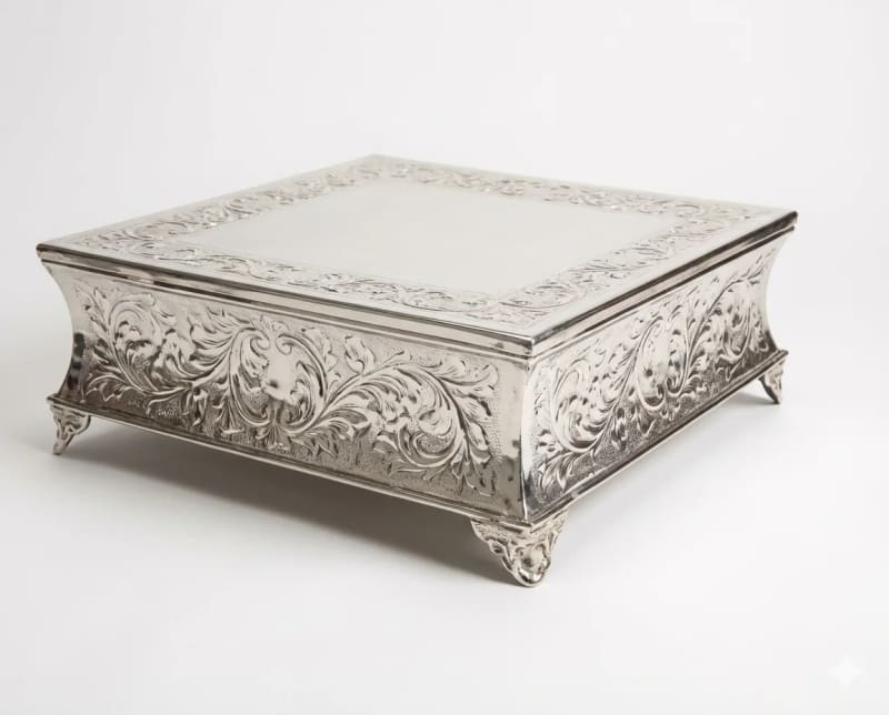 Elegant Cake Plateau for rent in Orléans