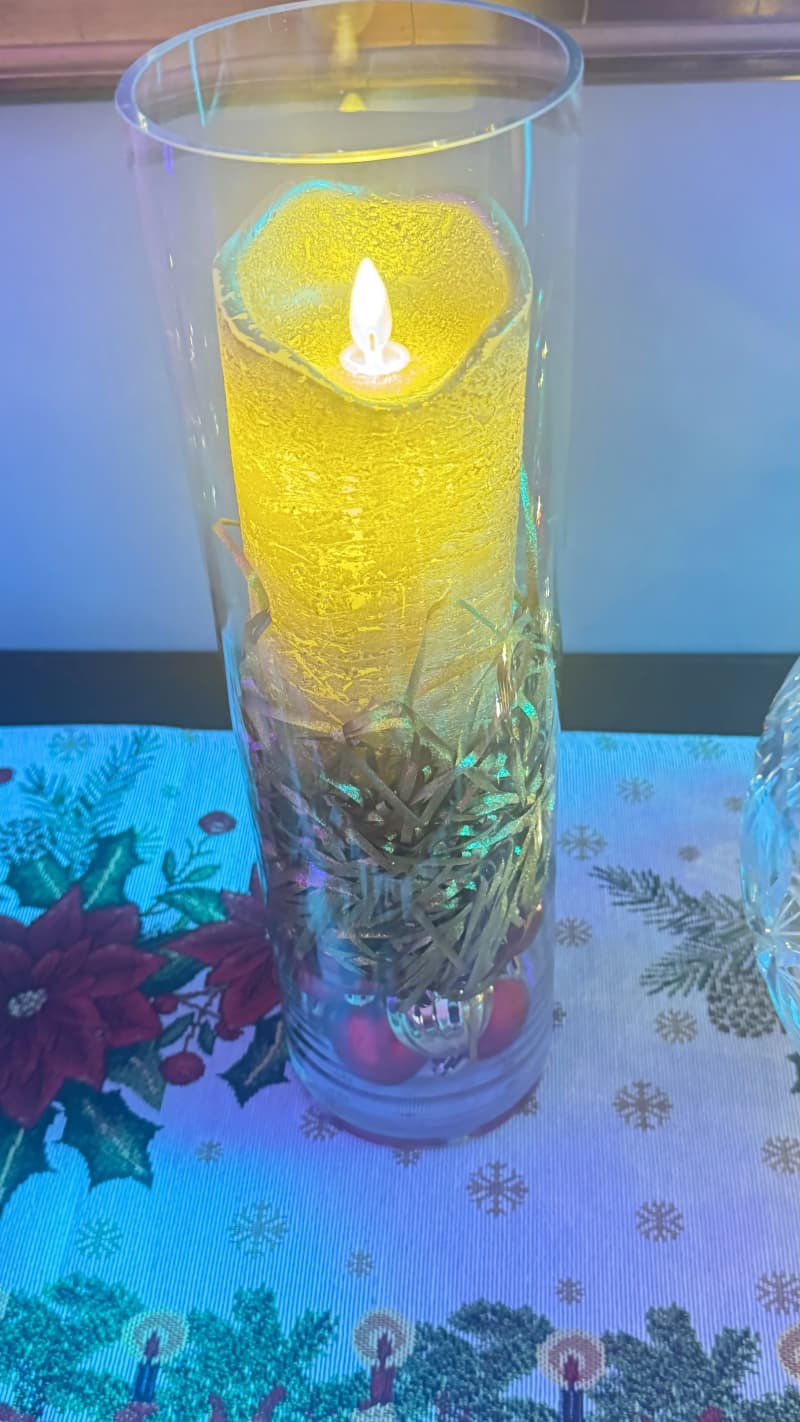 Festive Hurricane Vase Rental in Ottawa for rent in Ottawa
