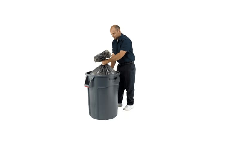 Garbage / Trash Pail – photo 3 in Arnprior