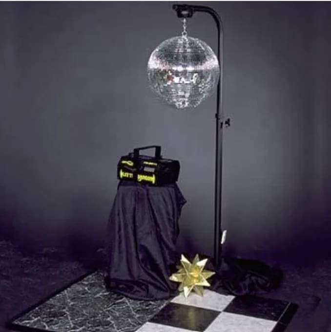 Mirror / Disco Ball with Stand – photo 4 in Arnprior