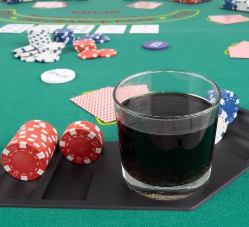 Texas Holdem Poker / Gambling / Foldable Gaming Tabletop – photo 3 in Arnprior