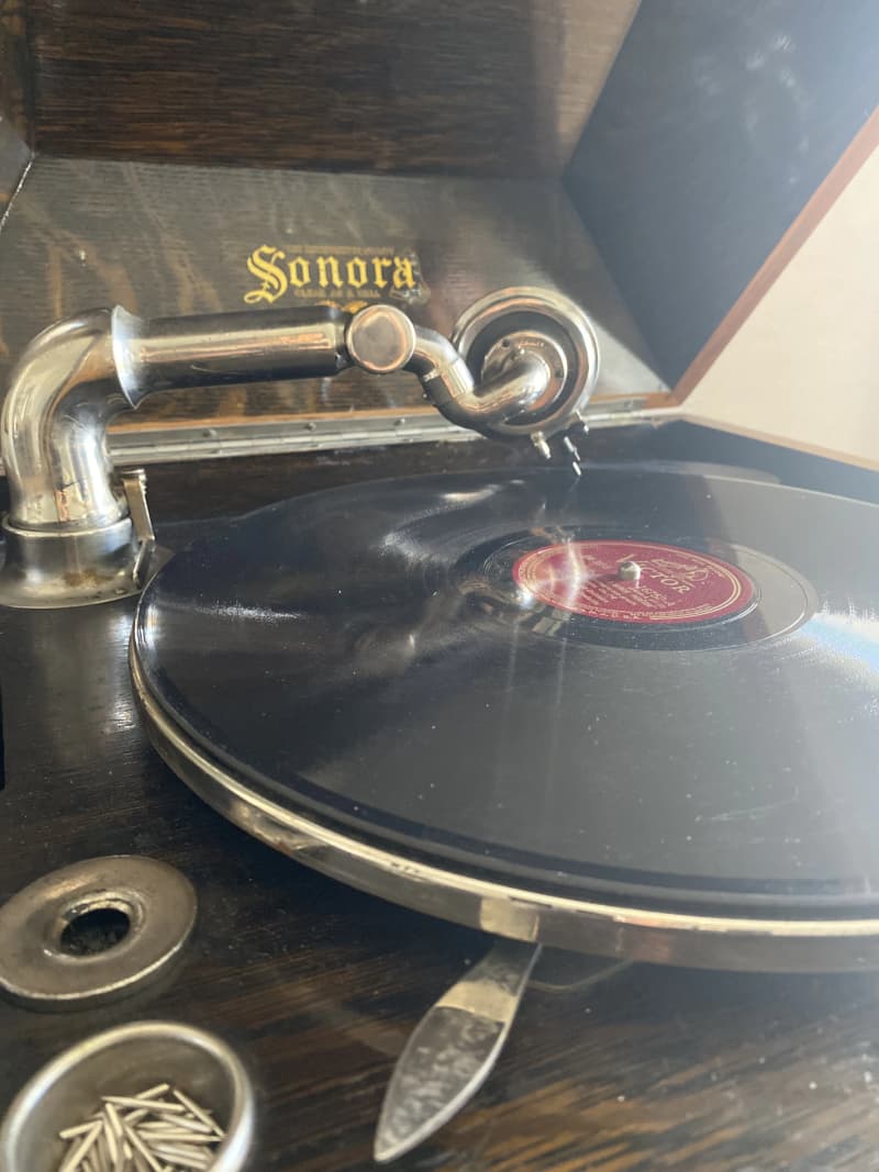 Antique Sonora Phonograph Rental – North Hollywood – photo 2 in North-Hollywood