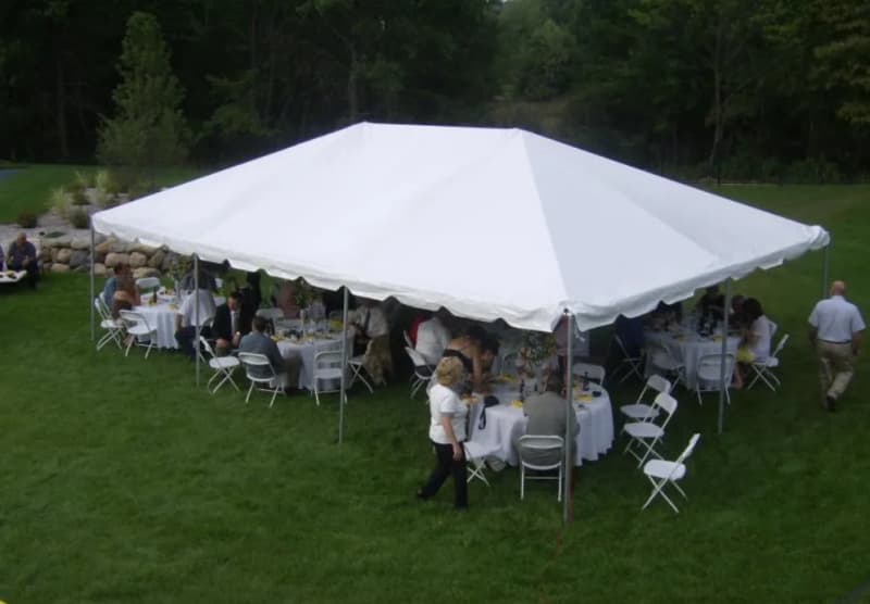 Frame Tent 20' x 30' (Installed) for rent in Orléans