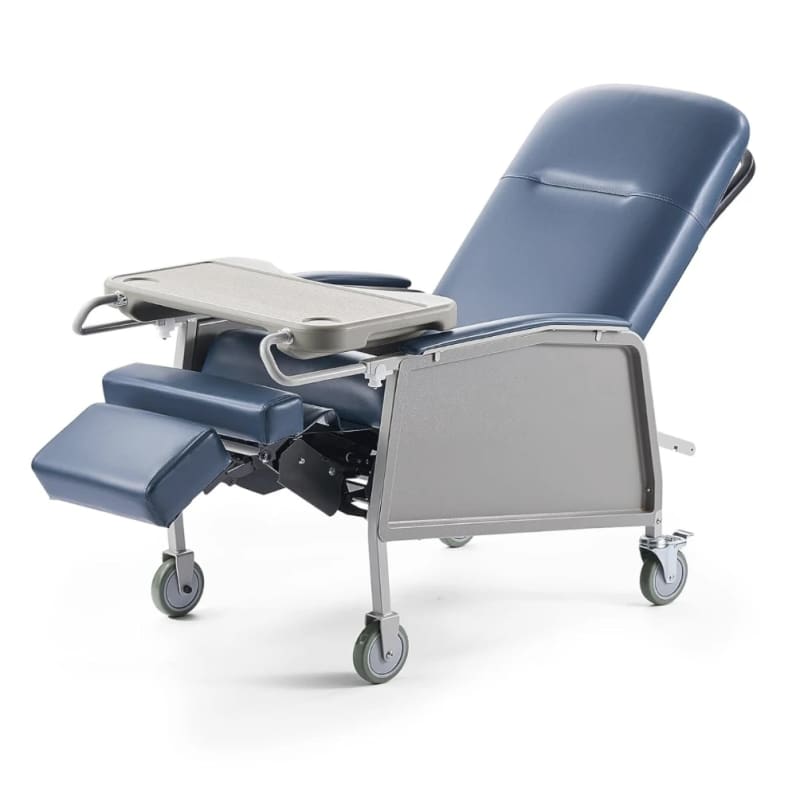 Reclining Geri Chair With Tray and Wheels for rent in Kemptville