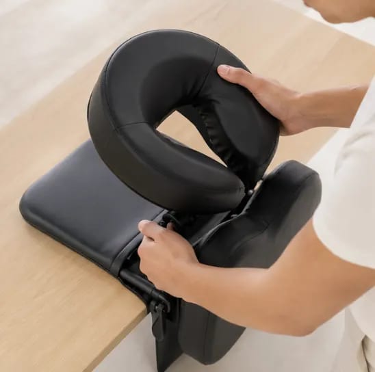 Portable Ergonomic Folding Padded Massage Chair – photo 3 in Kanata