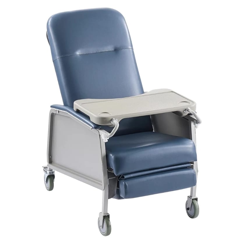 Reclining Geri Chair with Tray and Wheels – photo 4 in Kanata