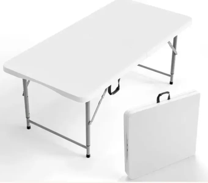 4ft Fold-in-Half Portable Folding Table – photo 2 in Kanata