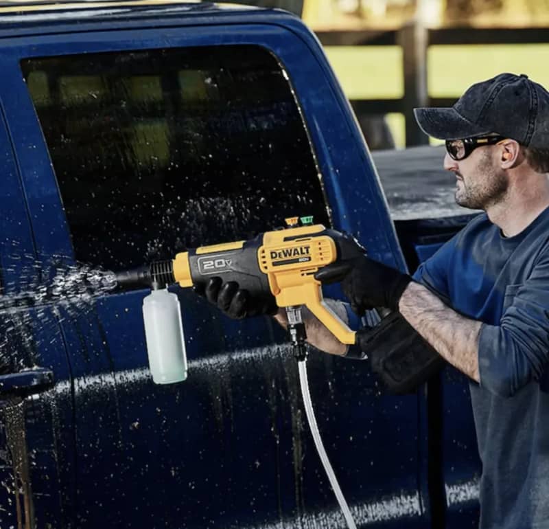 Pressure Washer - Cordless - Dewalt 20v Max - 550 Psi for rent in Nepean