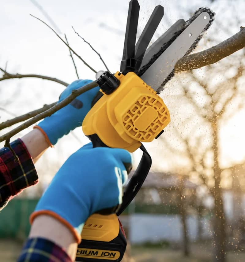 Cordless Mini Chainsaw, 2.09lb Portable 6 Inch for rent in Nepean