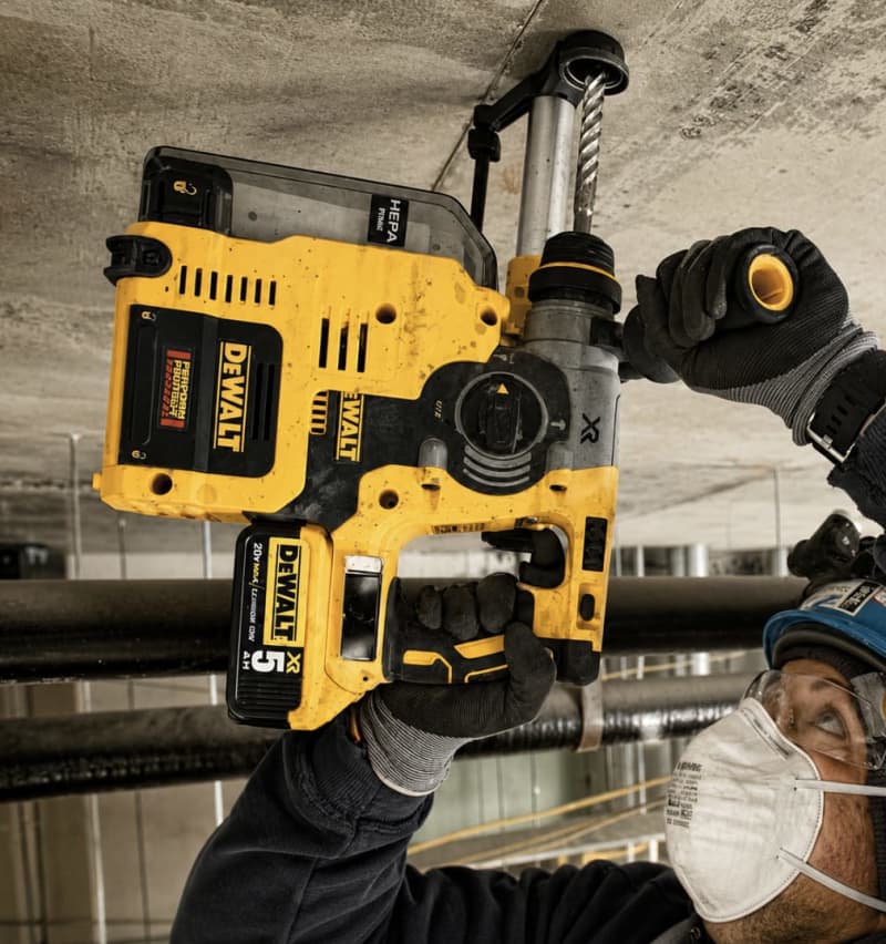 DeWalt 20V Brushless SDS Rotary Hammer Drill for rent in Orléans