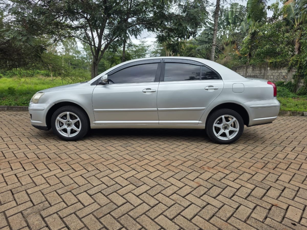 TOYOTA AVENSIS