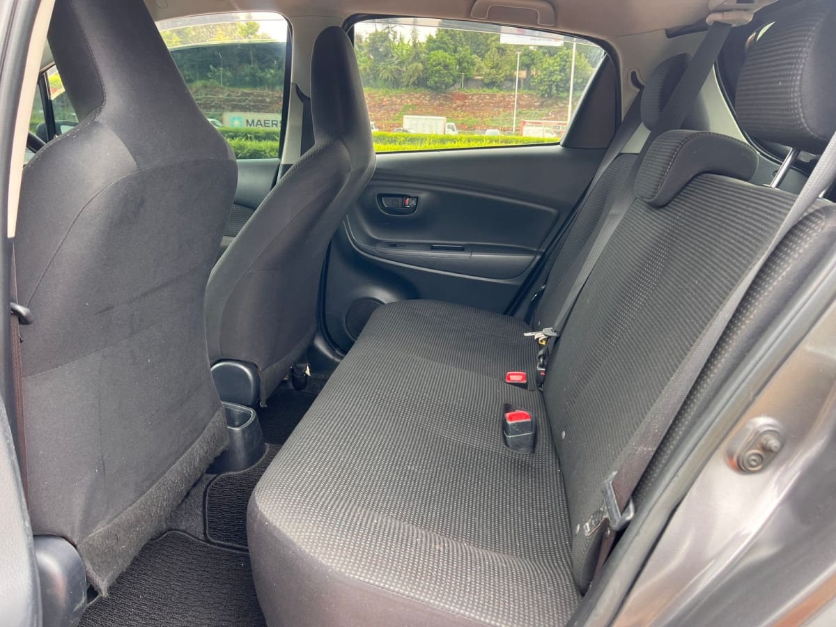 TOYOTA VITZ
