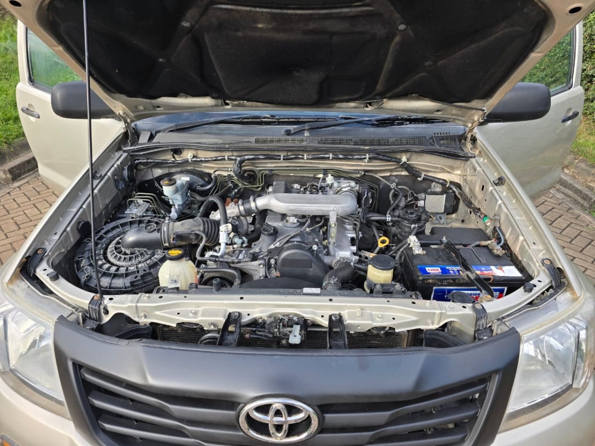 TOYOTA HILUX LOCAL 4x4