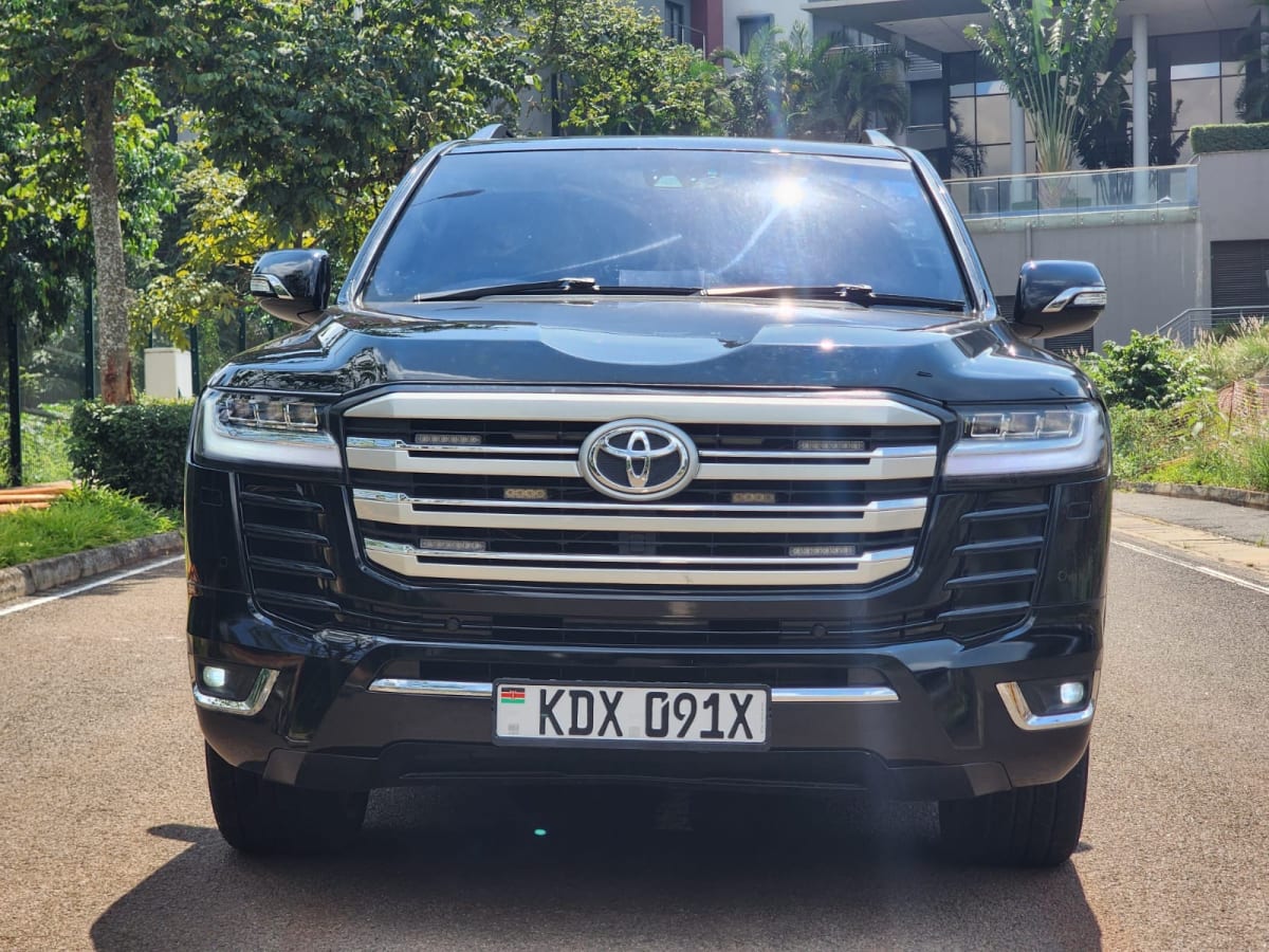 TOYOTA LANDCRUISER V8