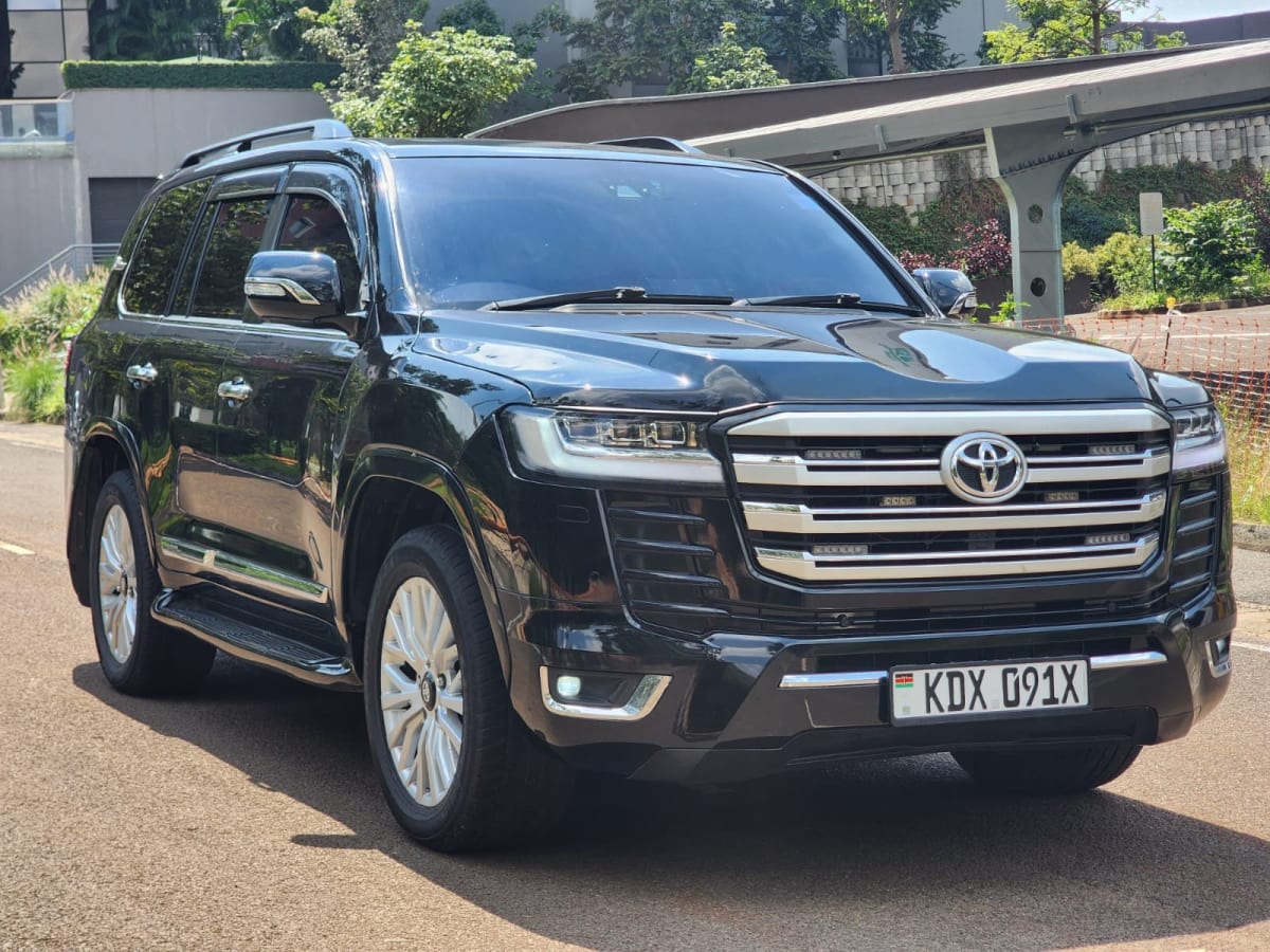 TOYOTA LANDCRUISER V8