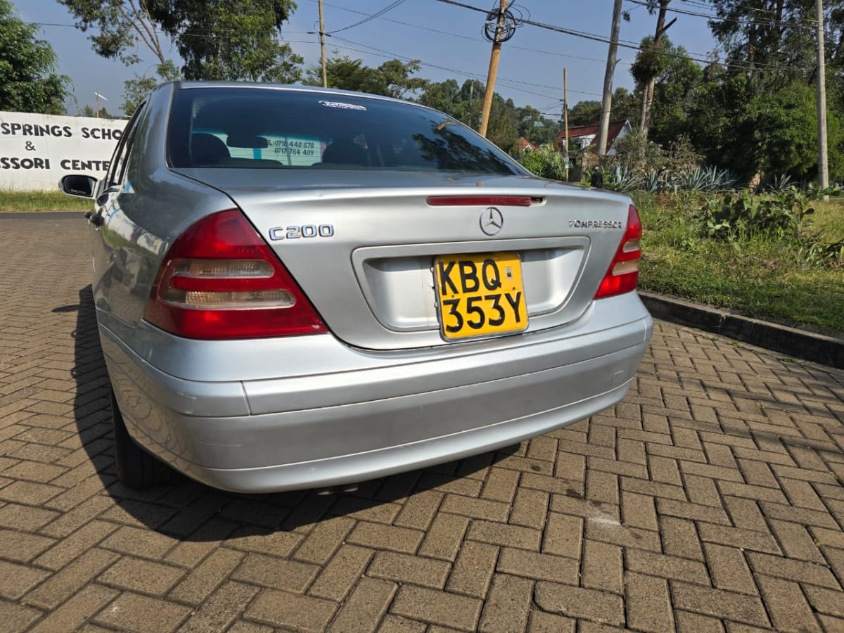 MERCEDES BENZ C200