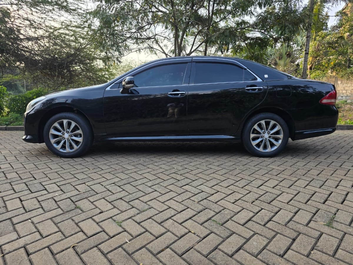 TOYOTA CROWN ATHLETE