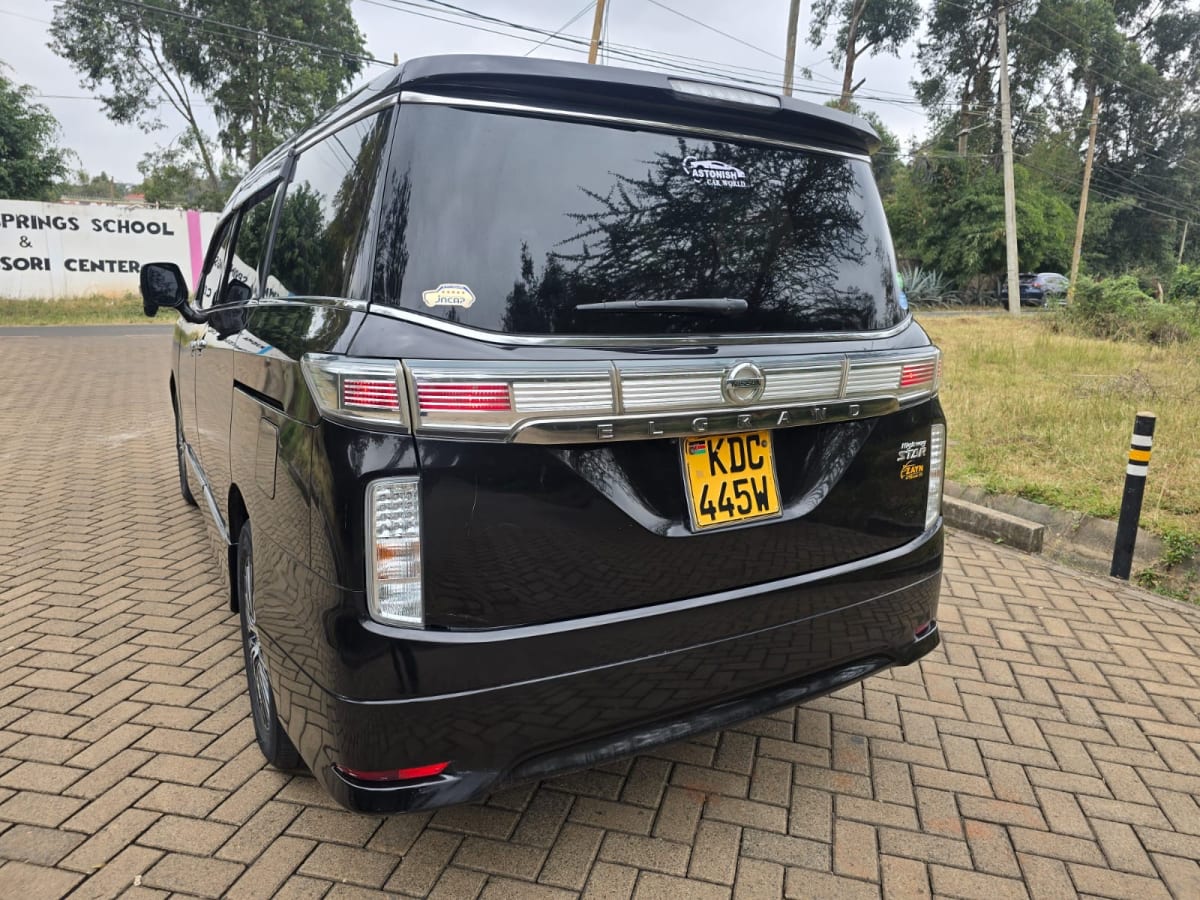 NISSAN ELGRAND