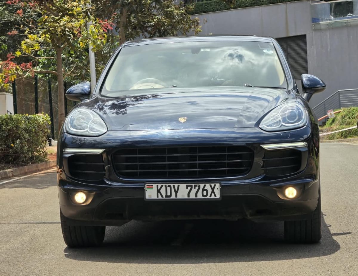 Porsche Cayenne (local)
