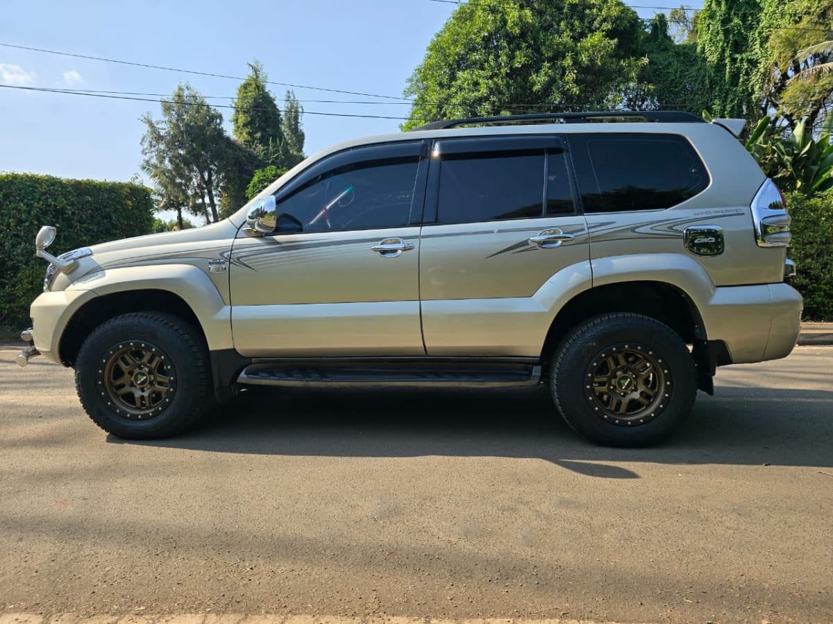 Toyota Landcruiser J120