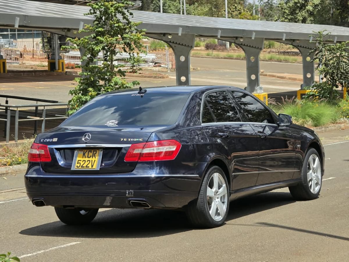 Mercedes Benz E200