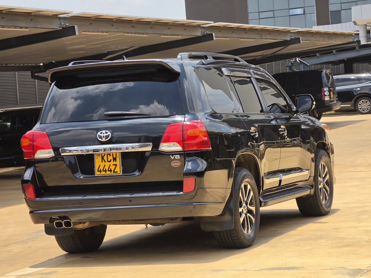 Toyota Landcruiser V8