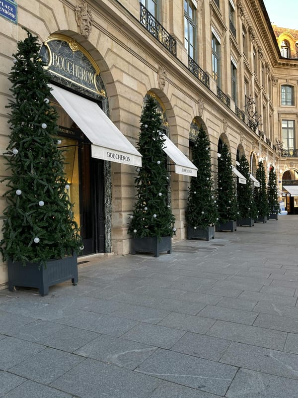 De la place vendôme à Dubaï, pôle majeur du luxe au Moyen-Orient et marché clé pour les Maisons de joaillerie internationales.