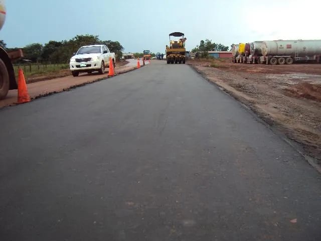 Vía terminada y estabilizada en zona apartada de los Llanos.