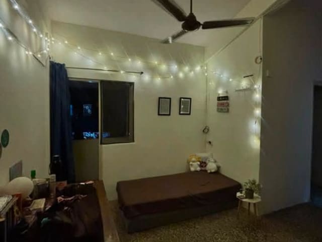 1BHK in Goregaon East for Female Flatmate — bedroom interior view
