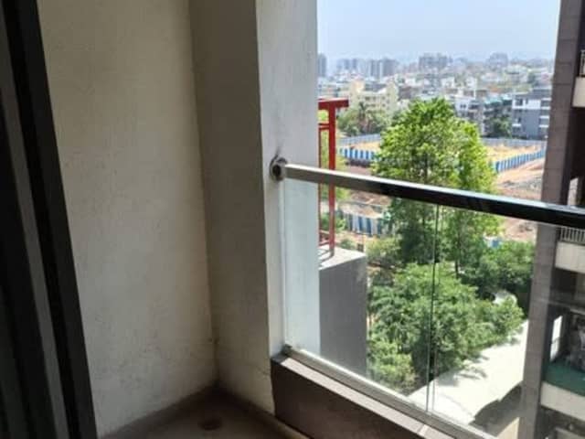 1.5 BHK Semi Furnished Flat for Rent near Airport — living area and home amenities
