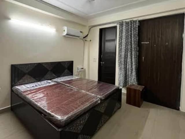 Spacious 2BHK in Sector 45 Gurgaon — verified listing cover photo
