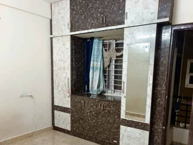 Single Room for Rent for Male in 2BHK – Marathahalli — bedroom interior view