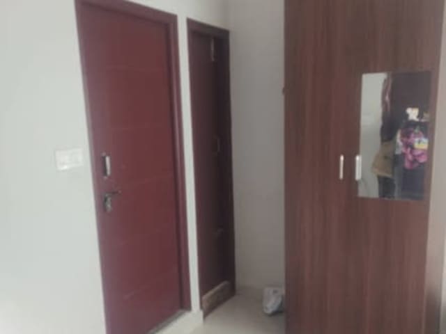 1 RK in Marathahalli — living area and home amenities