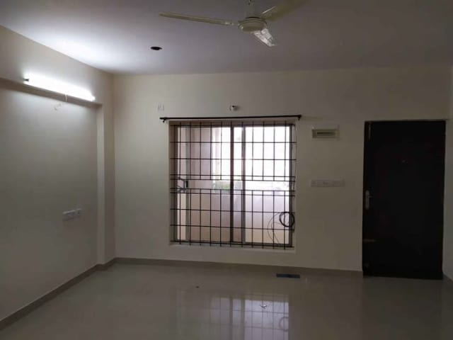 2 BHK flat off Wind Tunnel Road — verified flat photo 1