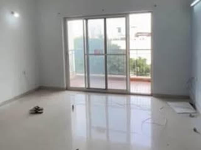Flatmate Wanted | 1 Room Available in 3 BHK | Salarpuria Sanctity, Sarjapur Road — bedroom interior view