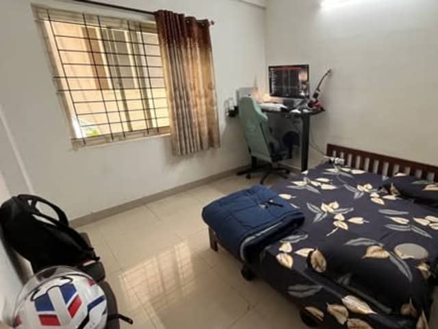 Spacious 3BHK in Green Glen Layout, Bellandur — living area and home amenities