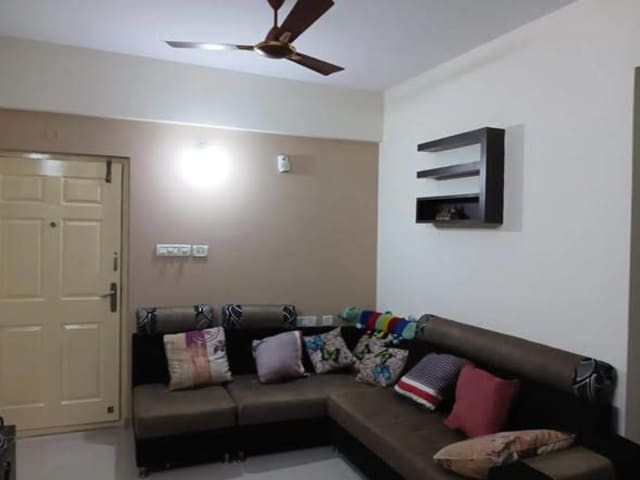 2 BHK Semi-Furnished Apartment for Rent – SLS Splendor, Bellandur — bedroom interior view