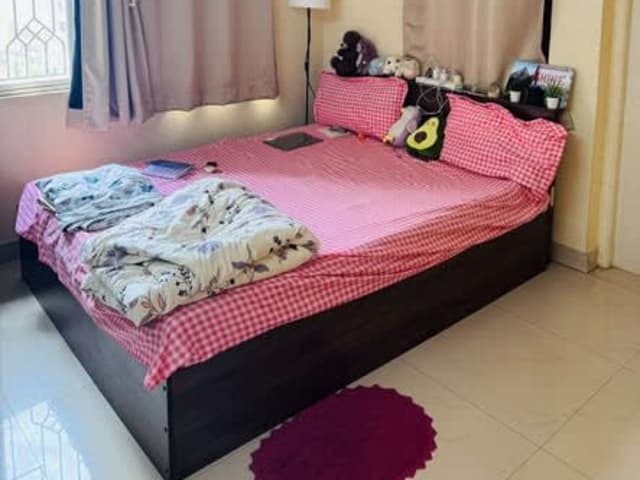 Female Flatmate Replacement Needed in 3BHK — property photo 1 of 5
