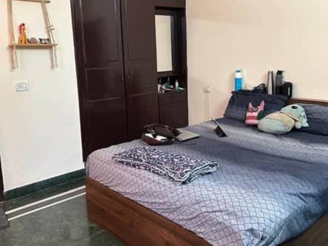 1 FEMALE FLATMATE NEEDED IN 3BHK SUSHANT LOK — living area and home amenities