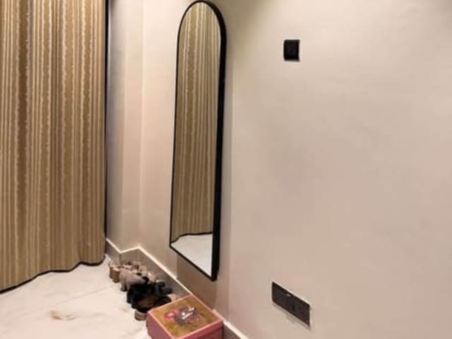Female Flatmate Wanted in 3BHK South City 1 — living area and home amenities