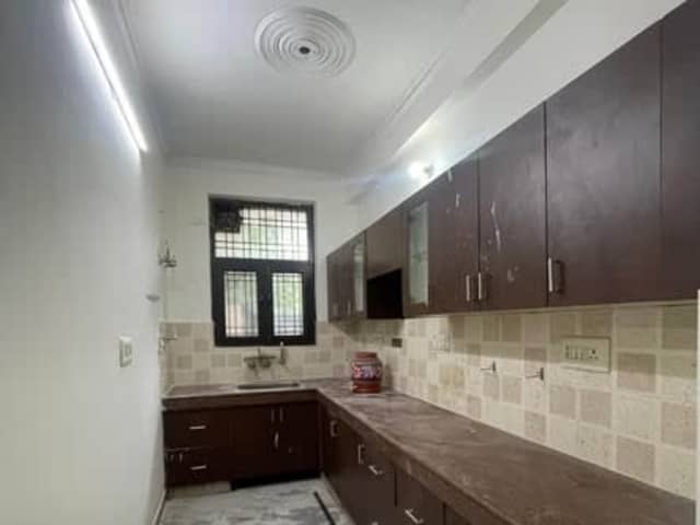 2 BHK Semi Furnished in Sec 46 — property photo 1 of 5