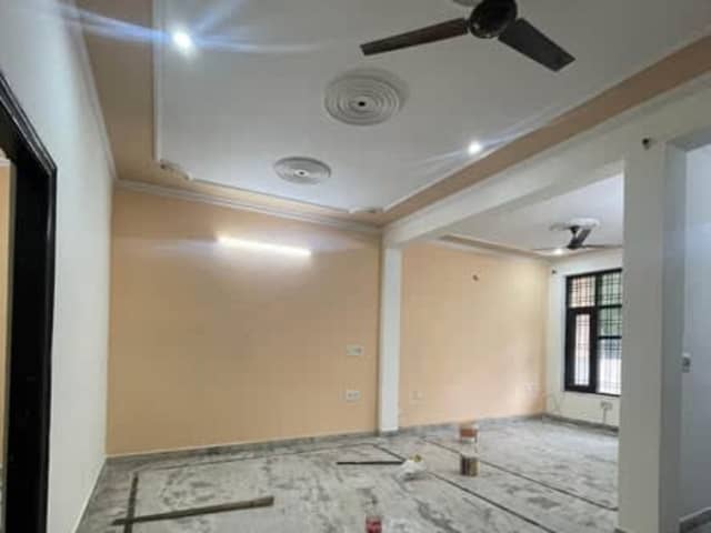 2 BHK Semi Furnished in Sec 46 — bedroom interior view