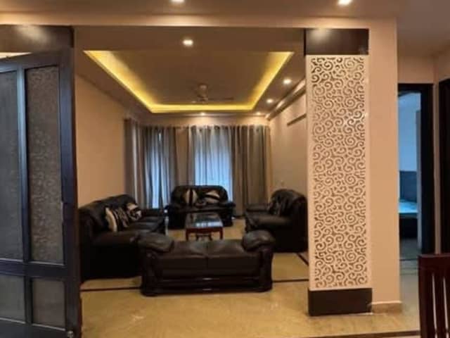 LUXURY 3 BHK | FULLY FURNISHED | SECTOR 27 — property photo 1 of 5